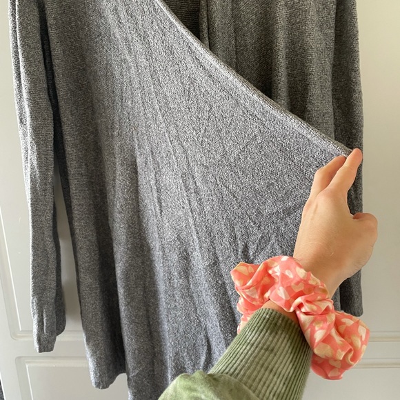 Barefoot dreams cozy women’s wrap - Picture 6 of 8